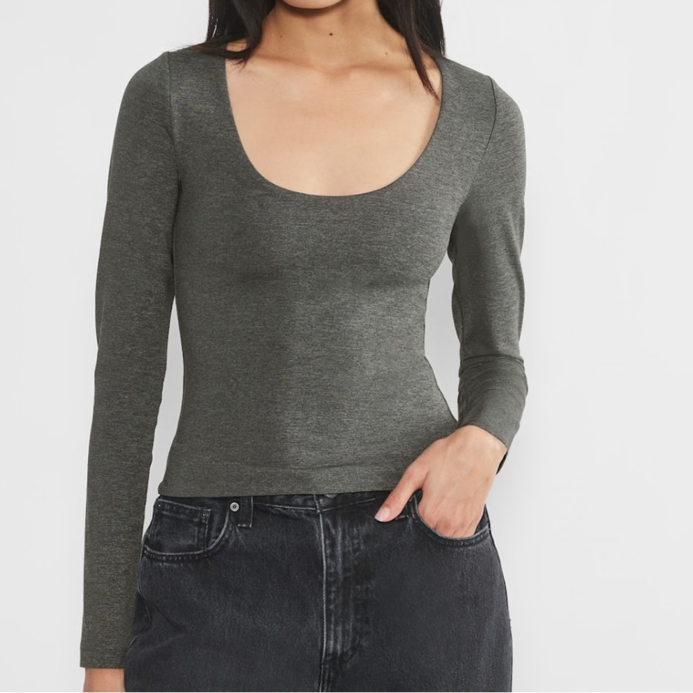 Aritzia Long Sleeve Tee in Charcoal Gray